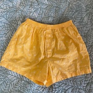 Ann Taylor size medium yellow baggy leg fitting shorts